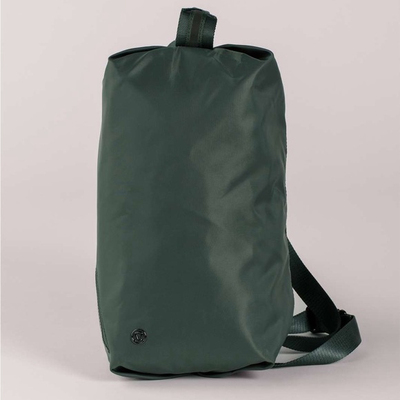 ❌SOLD❌ NWOT Lululemon Fast Track Bag (3L) | Dark Forest - Picture 2 of 8